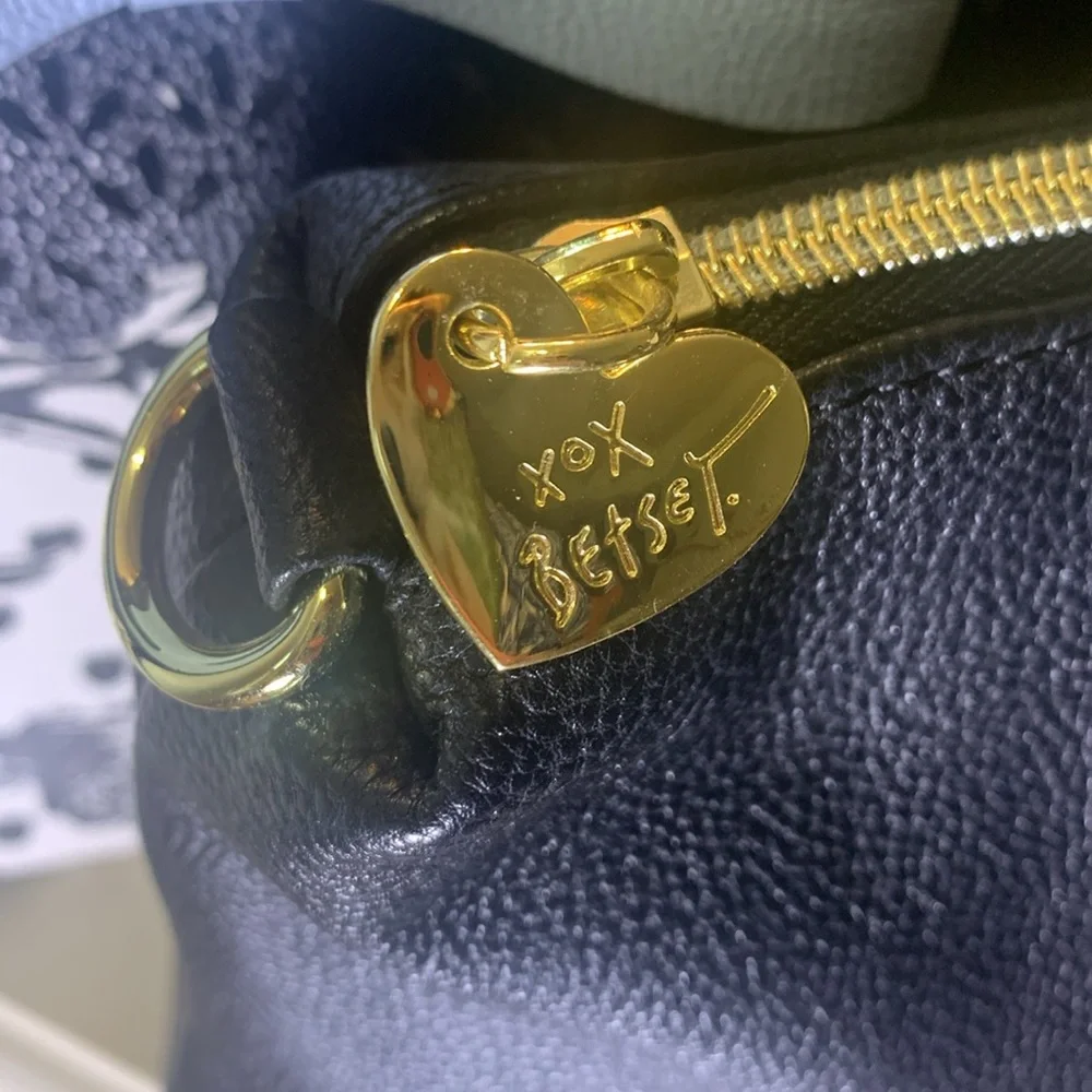 Betsey Johnson black & white with rose print and light blue bow trim - Picture 9 of 10